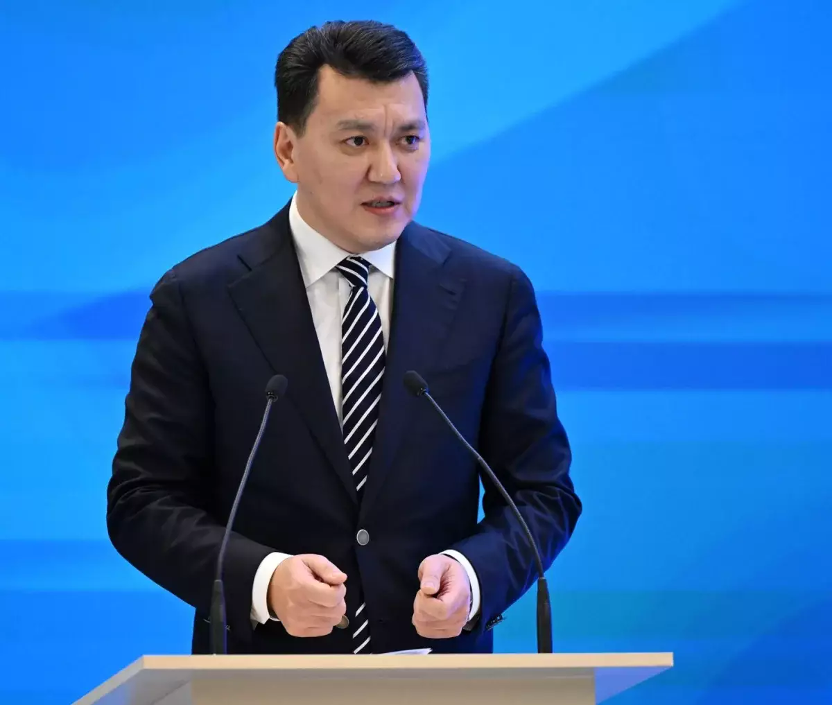 Принятие новой Конституции откроет новый исторический этап развития страны –  Ерлан Карин