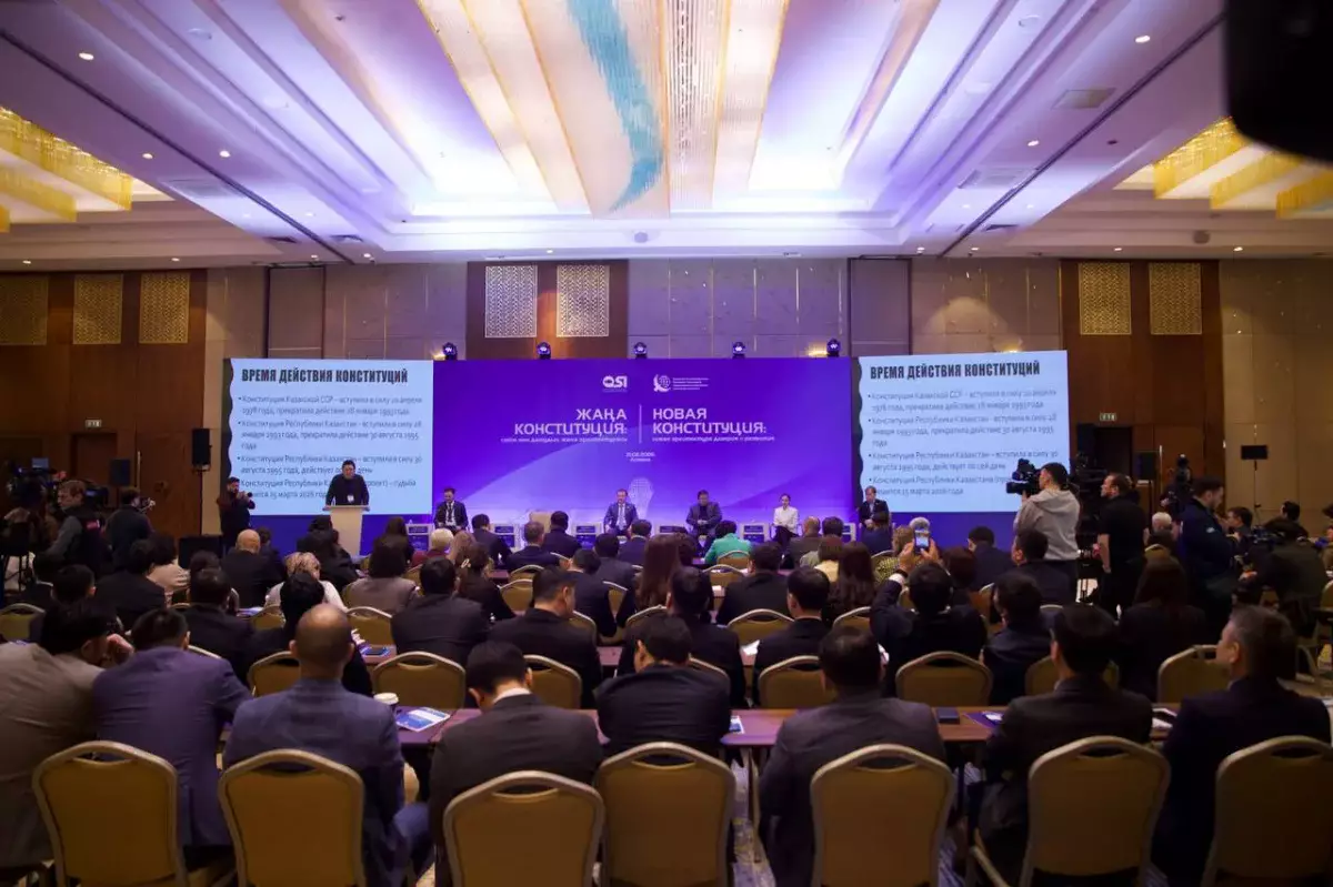 Қазақстанда саяси идеялар мен бәсекелестік жетіспейді – Айдос Сарым