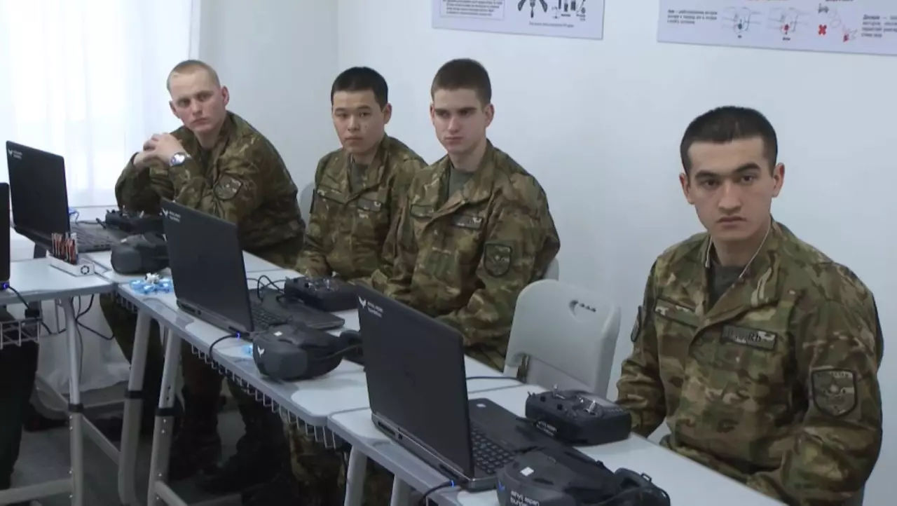 Цифрлық әскер – заманауи формат