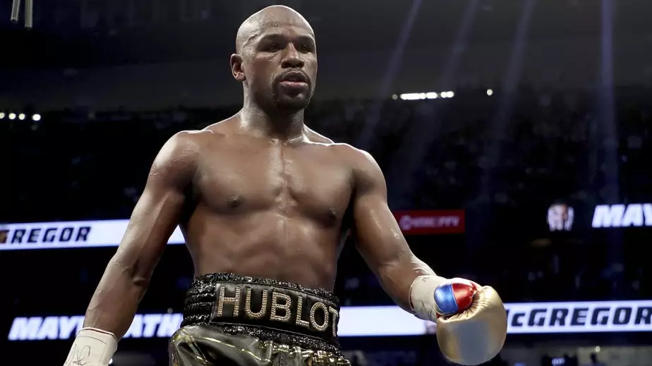 Мейвезер решил возобновить карьеру в боксе