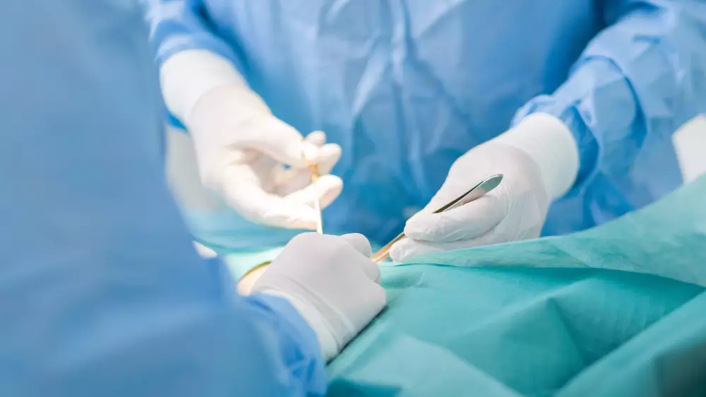 Казахстанец поужинал кониной и попал на операционный стол