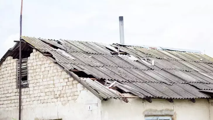 Жамбыл облысында қатты дауыл 25 үйдің шатырын зақымдады