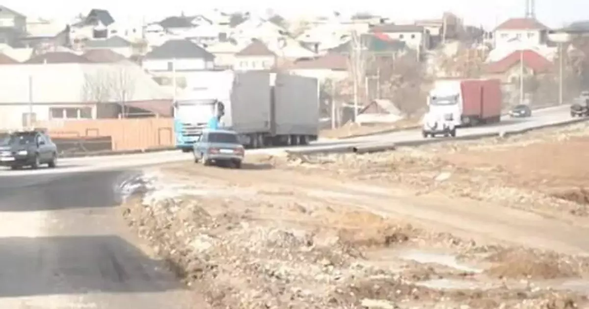  Шымкентте жауын салдарынан жаңа салынған жол опырылып түсті 