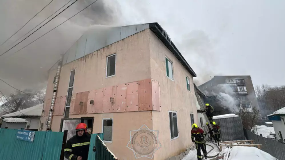 Елордада екі қабатты үйден өрт шықты