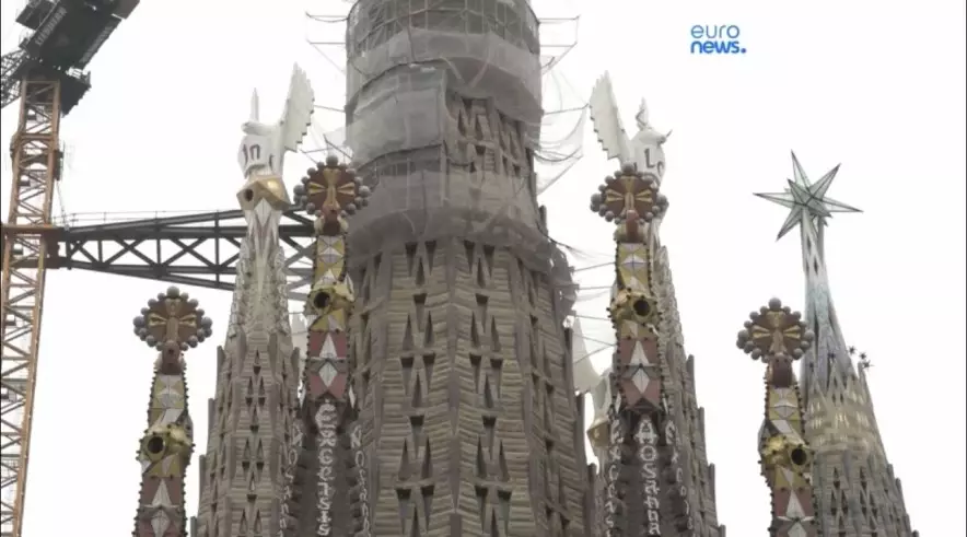 Саграда Фамилия достигла небес: спустя 140 лет строительства храм вышел на свою максимальную высоту