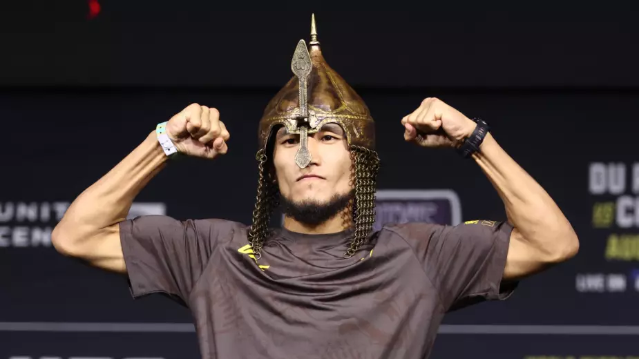 Алиби Идирис впервые победил в UFC 