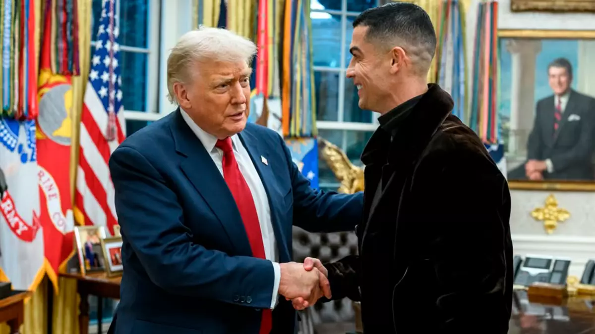 "Ты нужен нам в Америке": Трамп публично позвал Роналду из "Аль-Насра"