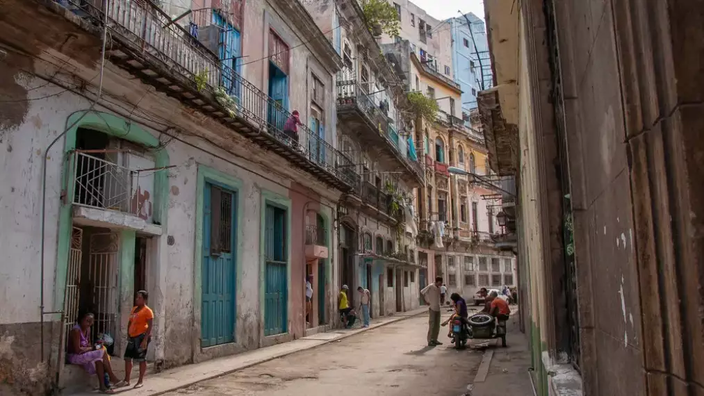 Куба АҚШ-тың мұнай жеткізіліміне қойған шектеулеріне байланысты гуманитарлық дағдарыс шегінде