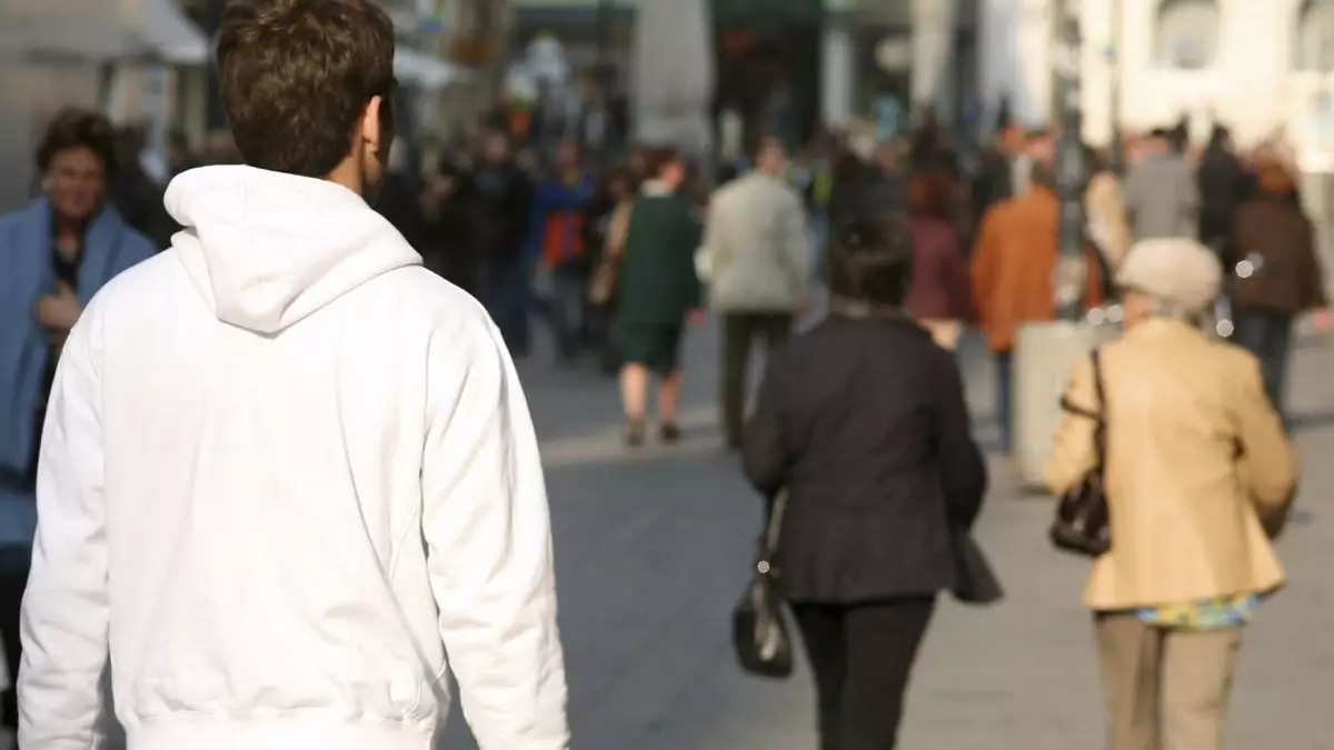 БҚО-да сталкинг жасаған ер адамға айыппұл салынды