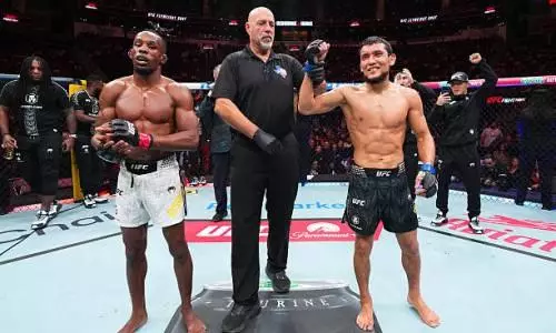 UFC-дегі сәтті дебют: Әліби Ыдырыс америкалықты ұпаймен жеңді
