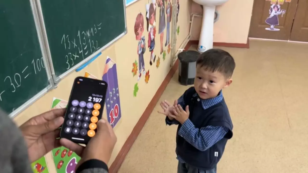 Али Адамбек в четыре года освоил программу начальных классов