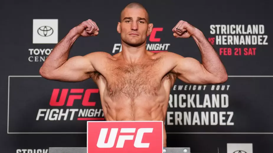 Дебют казахстанца и нокаут от Стрикланда: Результаты UFC Houston