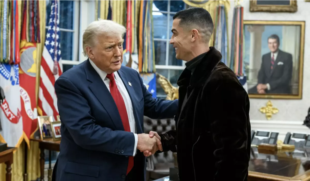 «Шұғыл түрде қажетсің!»: Трамп Роналдуға ерекше ұсыныс жасады