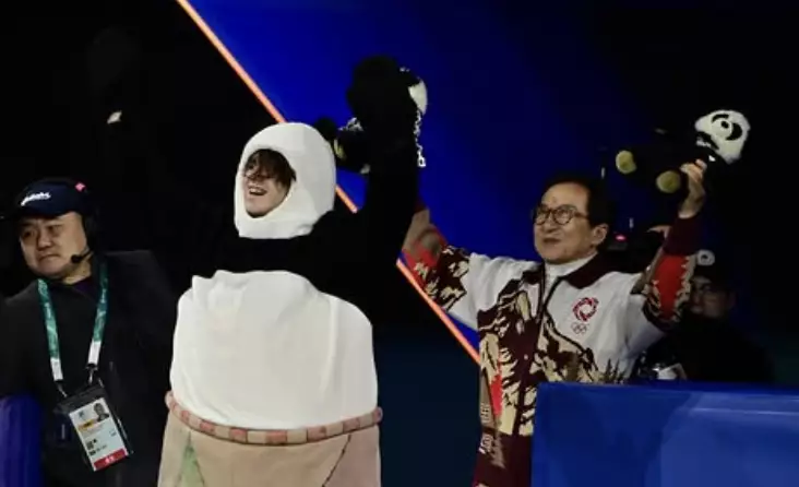 Олимпиада жүлдегері Михаил Шайдоров Джеки Чанды тәнті етті