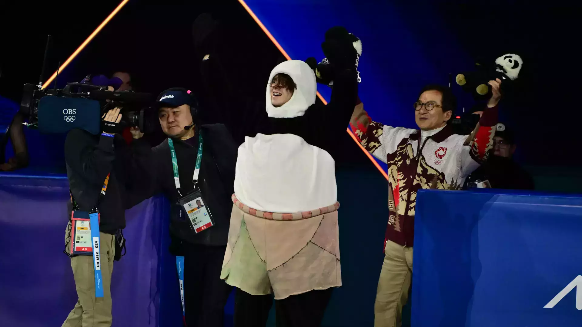 Шайдоров и Джеки Чан вместе вышли на лед Олимпиады-2026