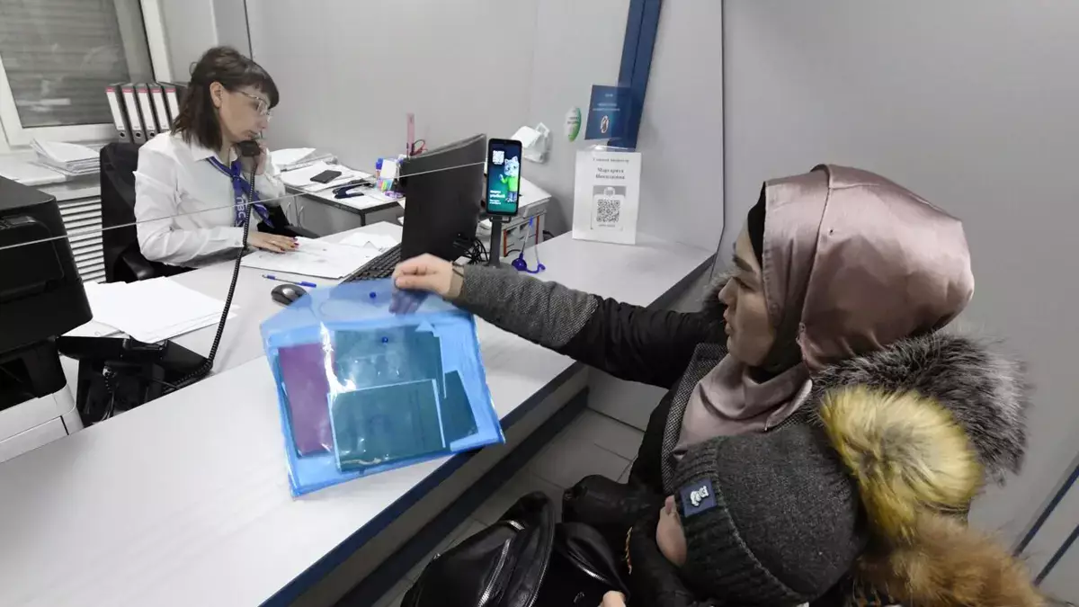 Дети мигрантов больше не могут оставаться в России после совершеннолетия - новости на Lada.kz 22.02.2026