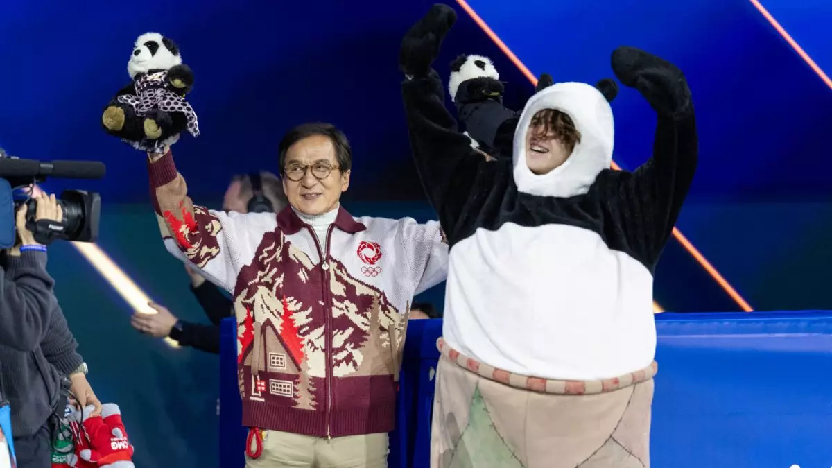 Әйгілі Джеки Чан Михаил Шайдоровты құттықтап, сыйлық жасады (ВИДЕО)