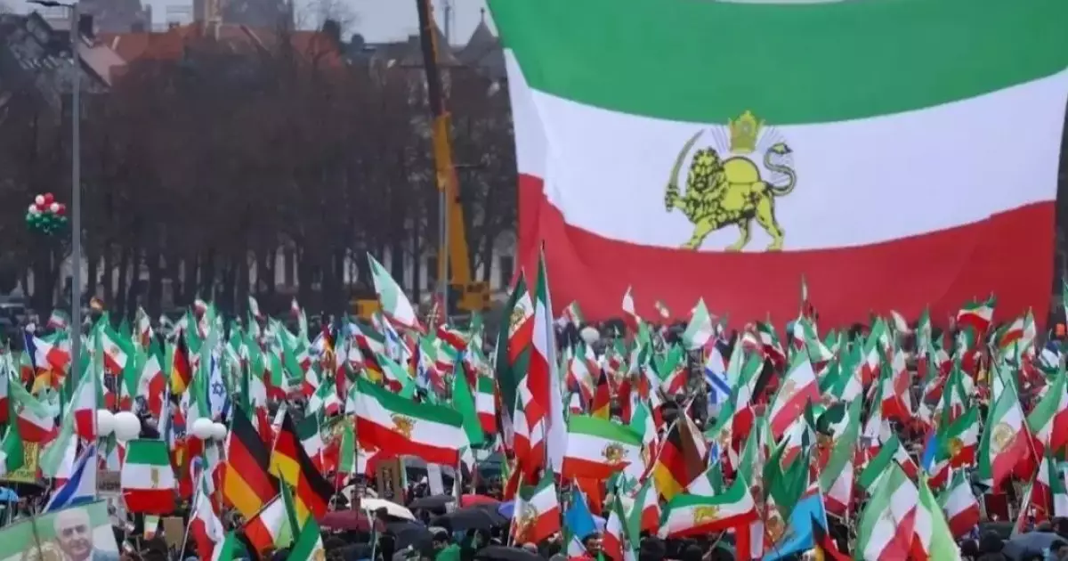  Иран студенттері қайта көшеге шықты 