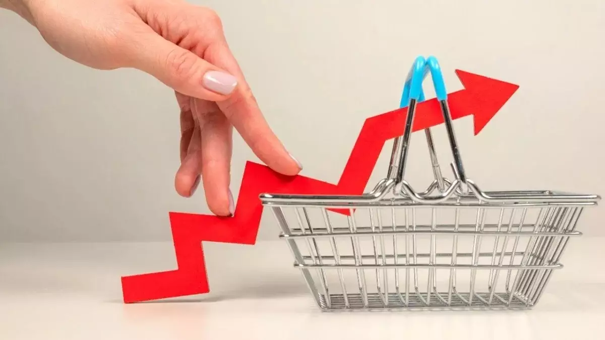 Трамп барлық елден келетін импортқа баж салығын 15%-ға дейін көтерді