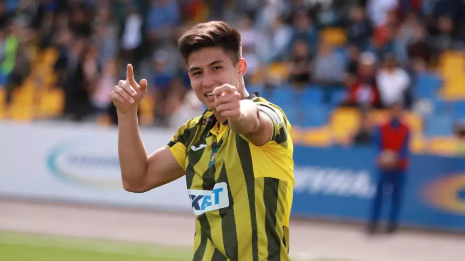 Рафаэль Уразбахтин рассказал о травме Дастана Сатпаева и рекомендациях от тренеров "Челси"