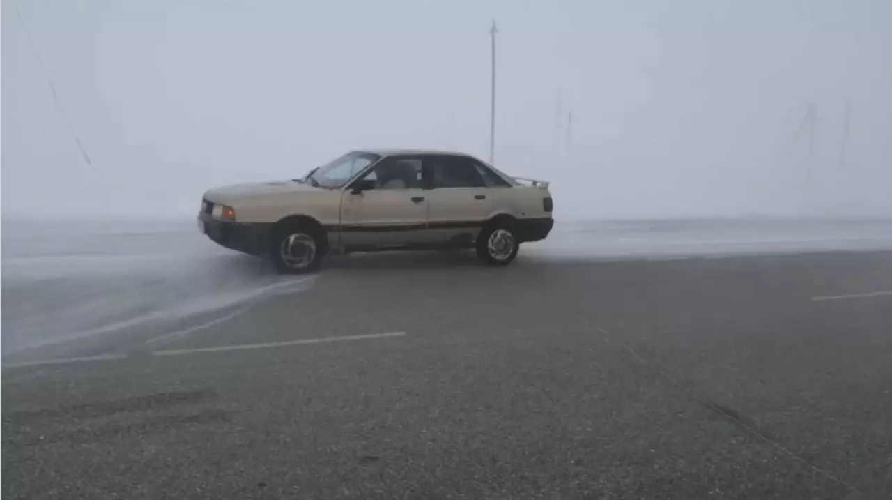 Ауа райына байланысты бірқатар жолда көлік қозғалысы шектелді