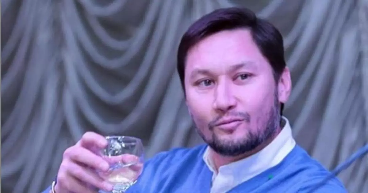  `Бір сөзді 10 қайталап, әрең айтқанмын`: Азамат Сатыбалды Оразада болған жайтты айтты 