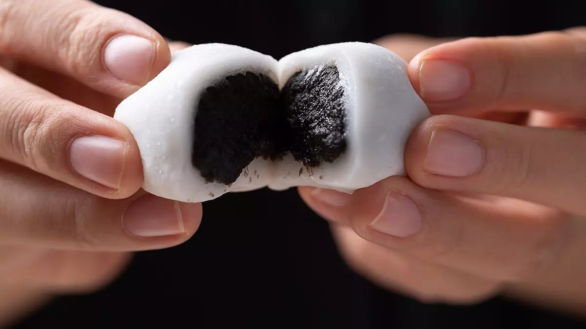 Тренд на угольно-чёрный кофе охватывает Америку, а эксперты объясняют его предполагаемую пользу для здоровья.