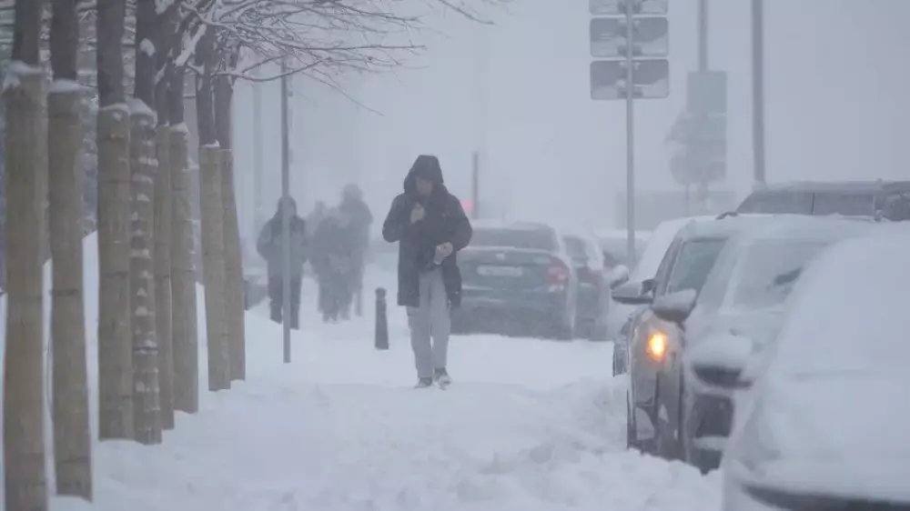 Осадки, метель и гололёд: какой будет погода в Казахстане 23 февраля