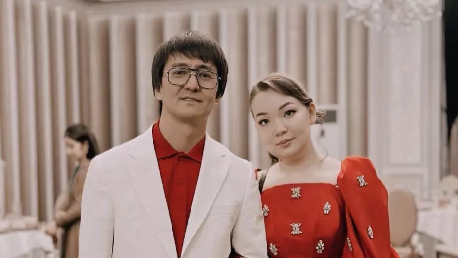 «Шал құсамай қойшы»: Еркін Нұржанов жас әйелінен сөз естіп қалды (ВИДЕО)