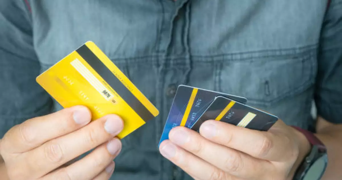  Банк картасын бөтен біреуге берген жігітке айыппұл салынды 