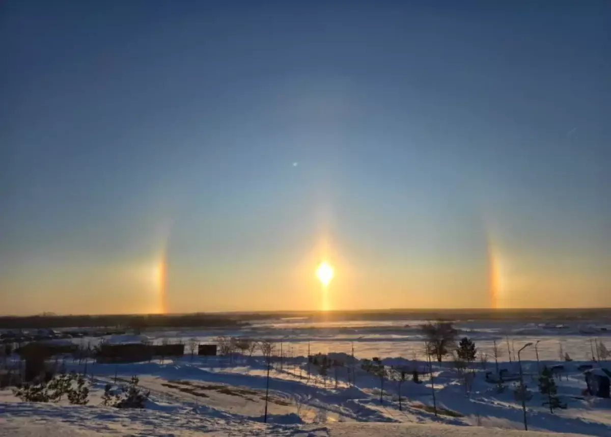 В небе над Казахстаном заметили сразу три солнца