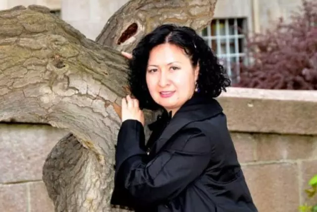 Маржан Ершу. Балалар әдебиеті: Шам мен жыр туралы ертегі (пьеса)