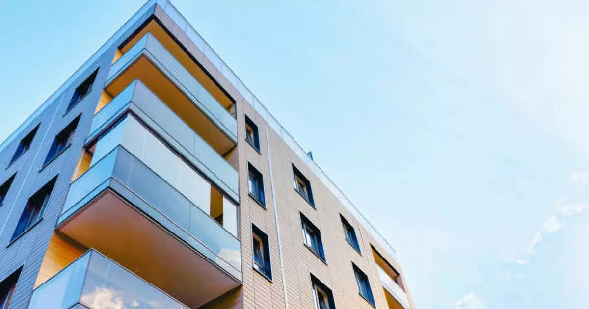  Шымкентте балкон жөндеп жатқан жұмысшы 5-қабаттан құлап, көз жұмды 