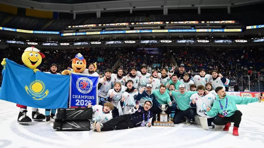 Казахстанская команда выиграла турнир по хоккею в Канаде