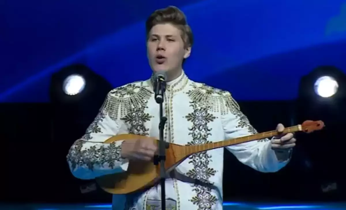 «Назарбаевты әкем деп атауға мәжбүрледі»: блогер экс-президентпен кездесуі туралы айтты