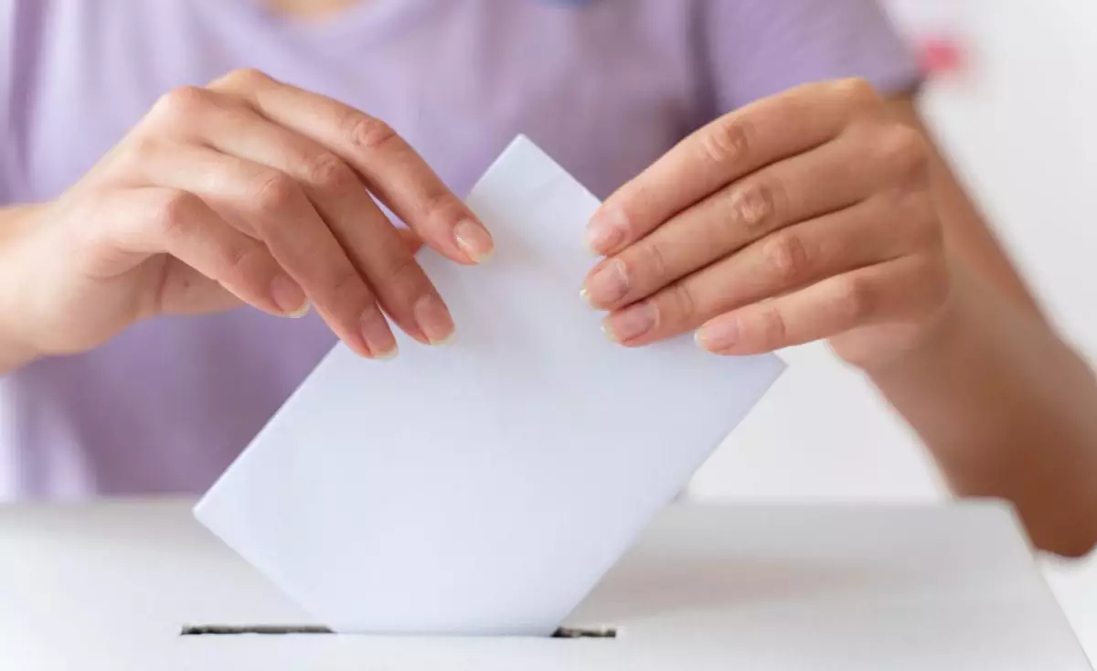 Көру қабілеті нашар сайлаушылар үшін: Референдумға арналған Брайль қарпімен бюллетень таныстырылды