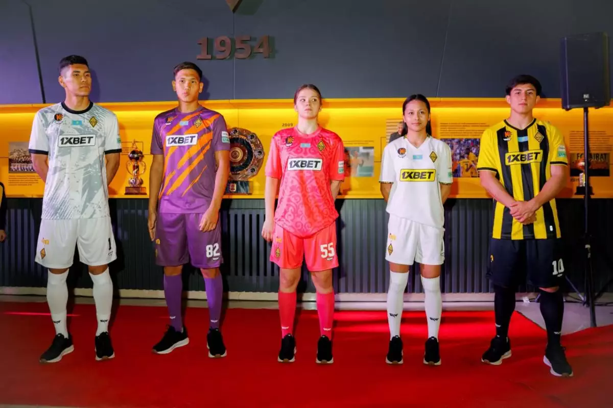 "Қайрат" ФК 2026 маусымға арналған жаңа формасын таныстырды