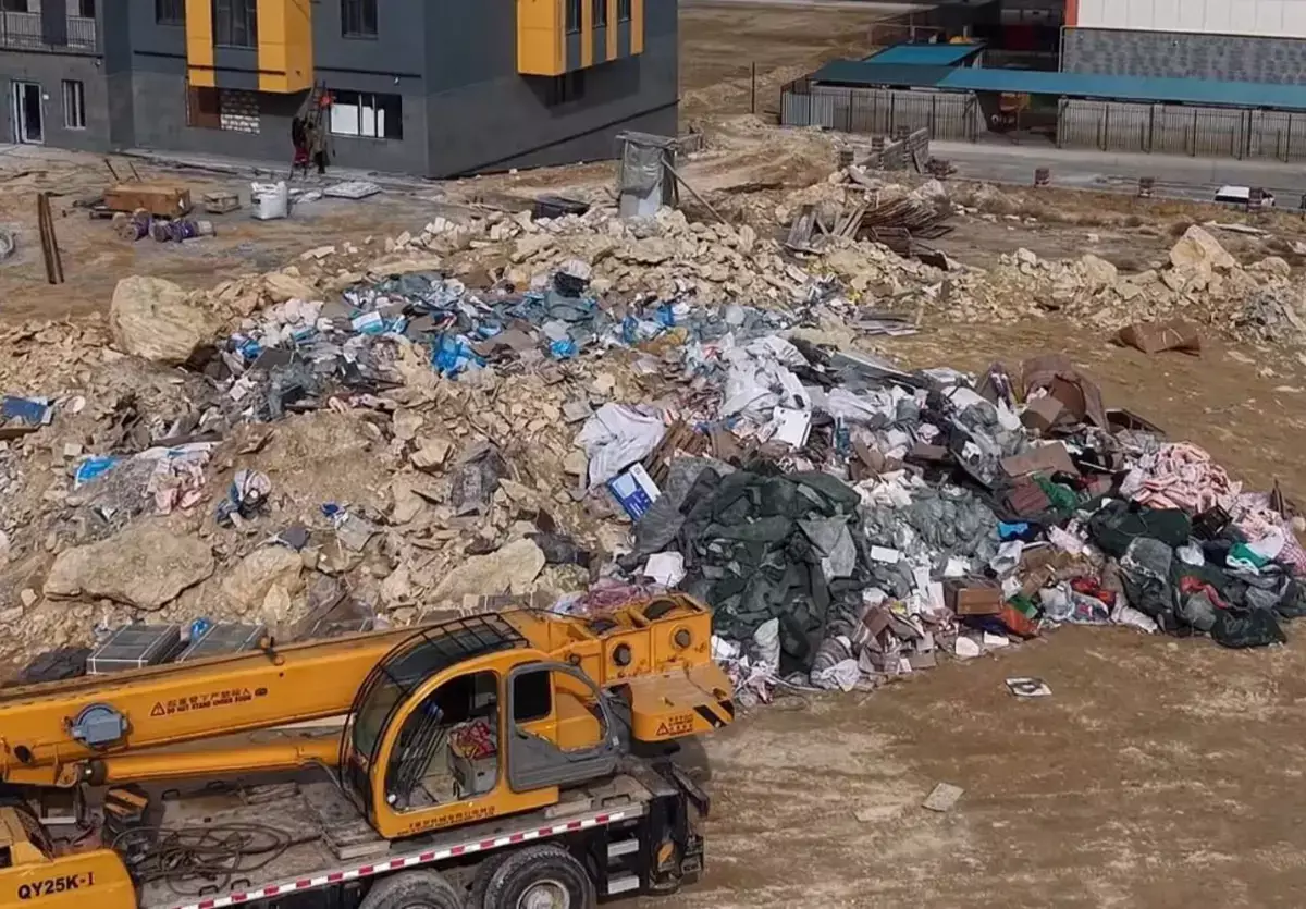 В Актау на стройплощадках выявлены скопления крупногабаритного мусора - новости на Lada.kz 23.02.2026