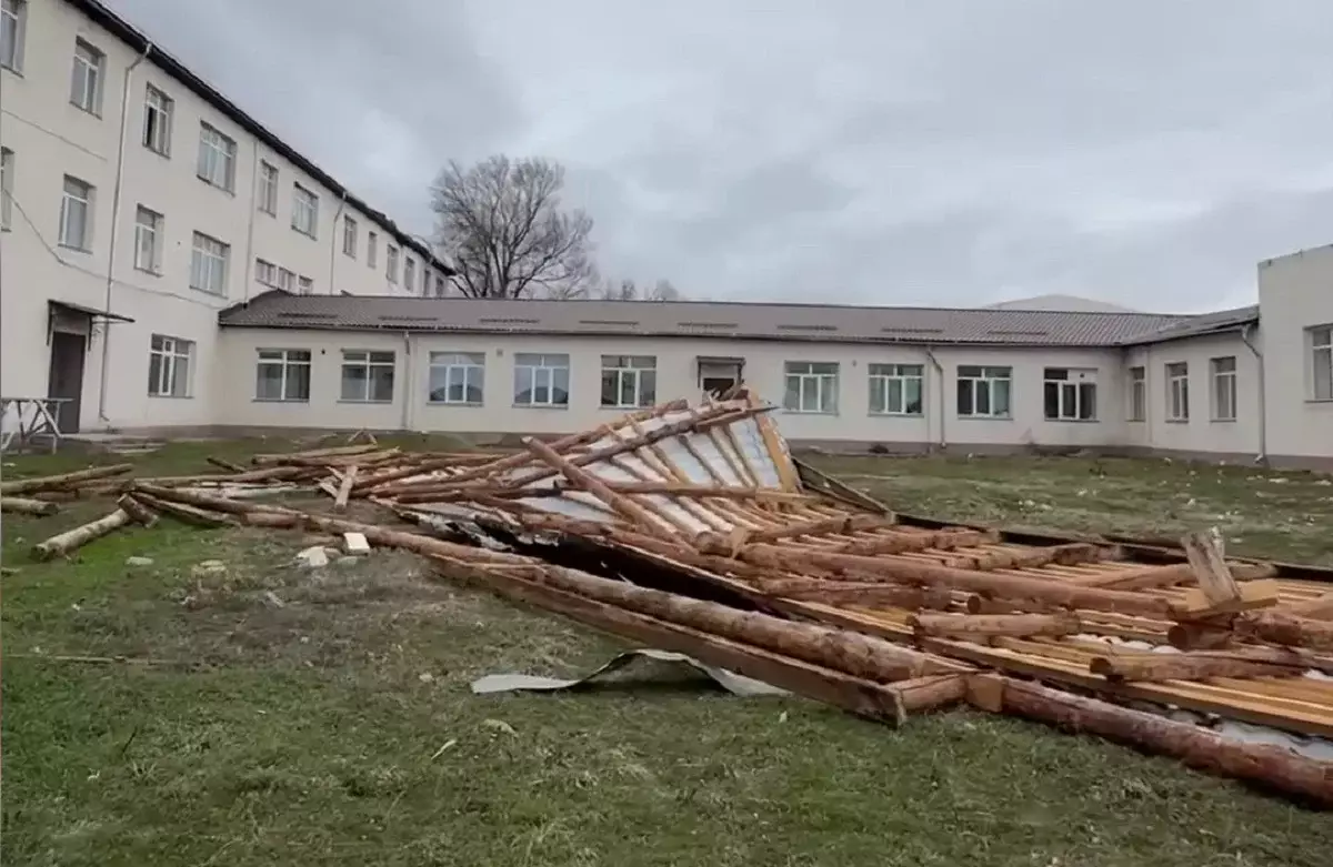 Дауыл: Жамбыл облысында 29 нысанның шатырын ұшып кетті