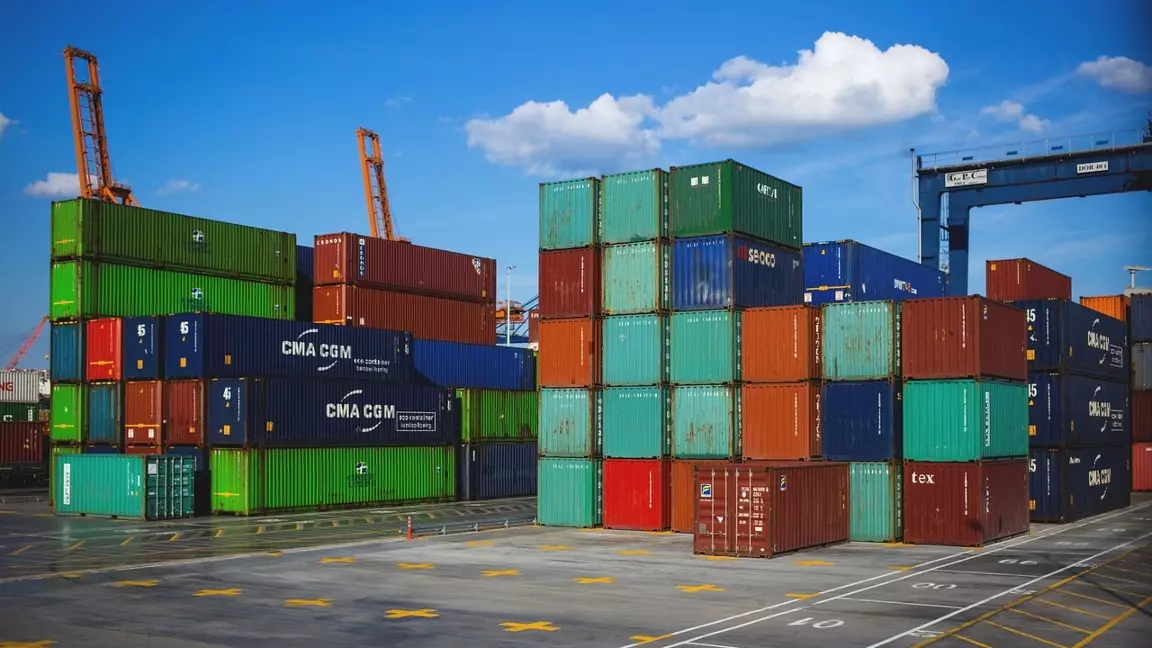 Сауда балансы әлсіреп барады: экспорт төмендеп, импорт өсуде