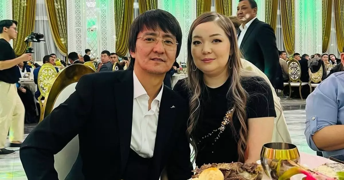  `16 жасымнан бері қол ұстасып келеміз`: Әнші Еркін Нұржановтың әйелі жазба жариялады (ВИДЕО) 