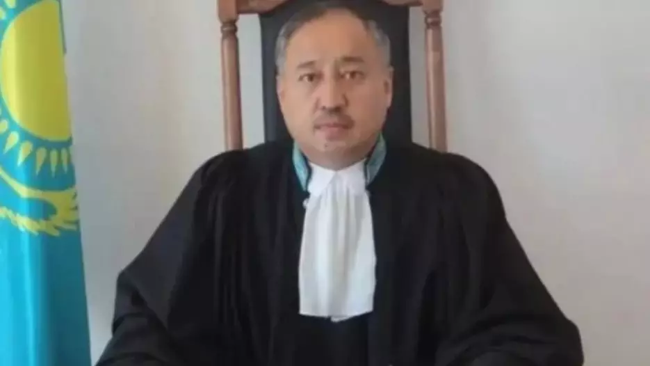 Атышулы Челахтың үкімін кескен судья қызметінен кетті