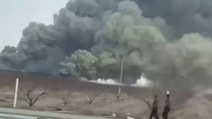 В Ферганской области произошел крупный пожар на складе с саженцами