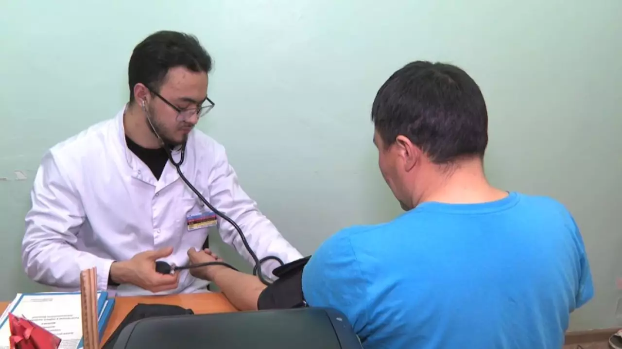 Врачей и учителей для сел ВКО ищут в соцсетях