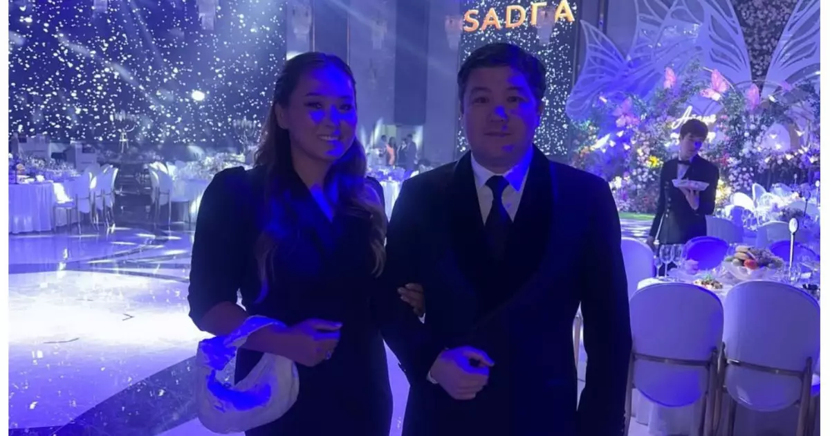  Тұрсынбек Қабатовтың жұбайымен түскен суреті желі қолданушыларын сүйсінтті 