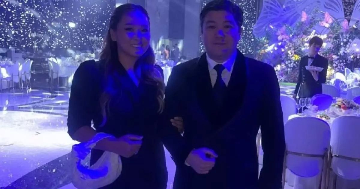  Тұрсынбек Қабатовтың әйелі `сүйемін` деп сурет салды 