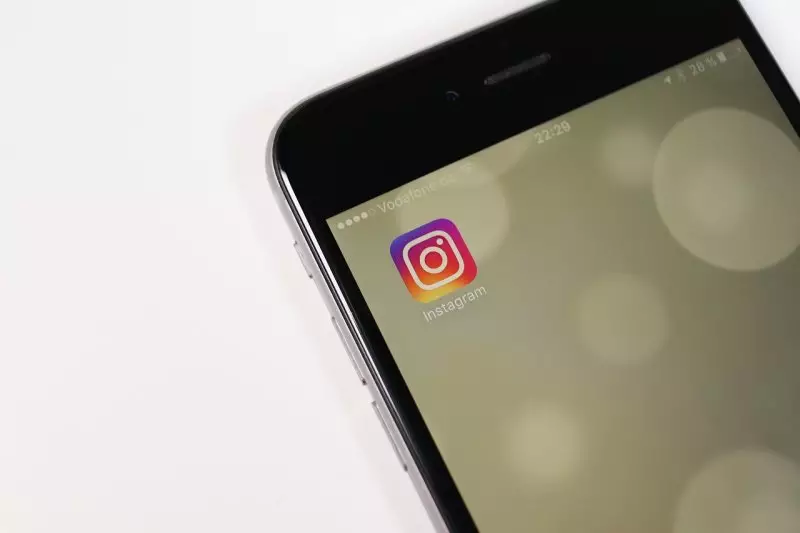 Каждый пятый подросток видит интимный контент в Instagram