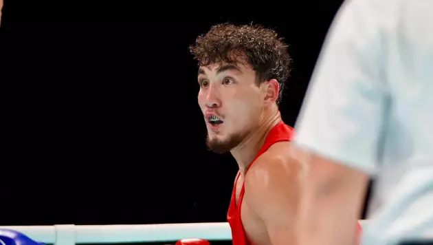 Қазақстан боксшысының ӘЧ-дегі жекпе-жегінде сенсация болды