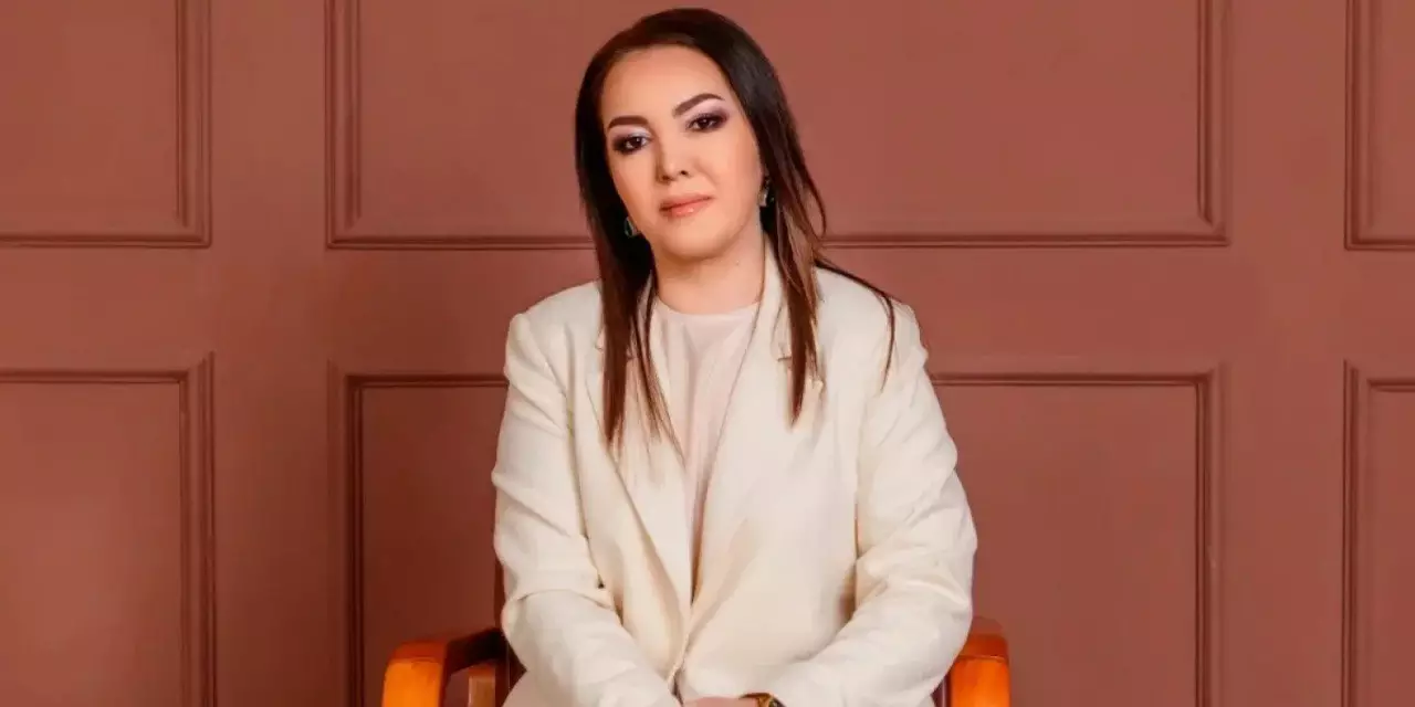 “Әзірге ажырасқан жоқпыз”: Жұлдызай Дүйсенбиева отбасы туралы жауап берді