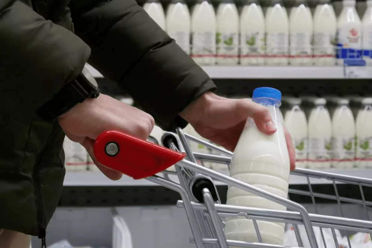 Производство растет, а цены тоже: почему в Атырау дорогое молоко